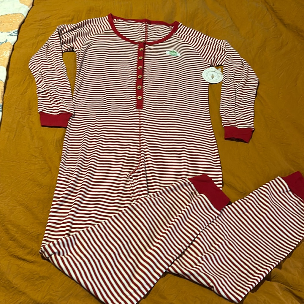 Brand New With Tags Burt&acirc;s Bees Onesie